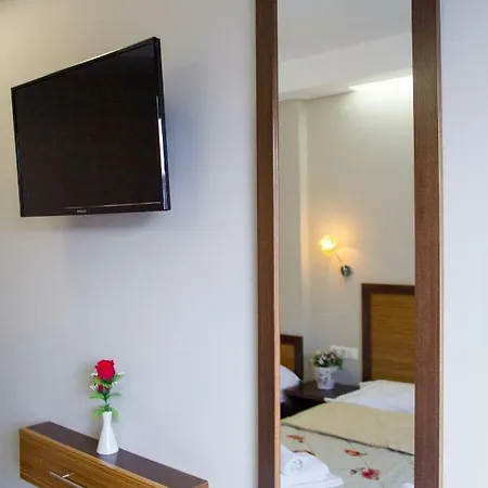 Hotel Rodon 3*
