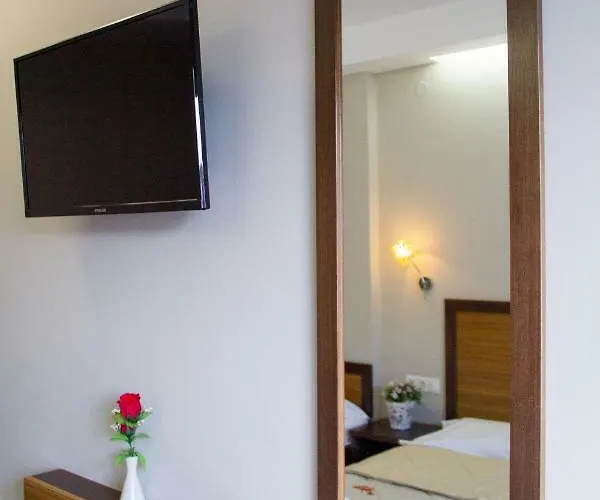 Hotel Rodon 3*