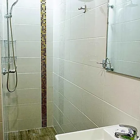 מלון Rodon 3*